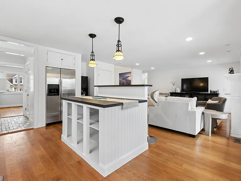 10 Foxboro Rd — Photo 14