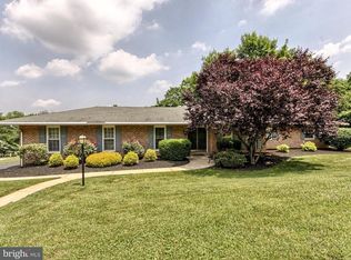 601 Marlow Dr, York, PA 17402