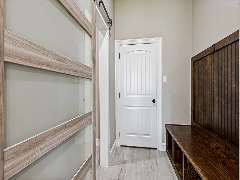 455 Chisholm Trl — Photo 21