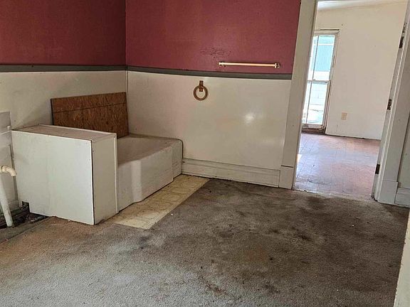 5th image of 128 S Broadway St