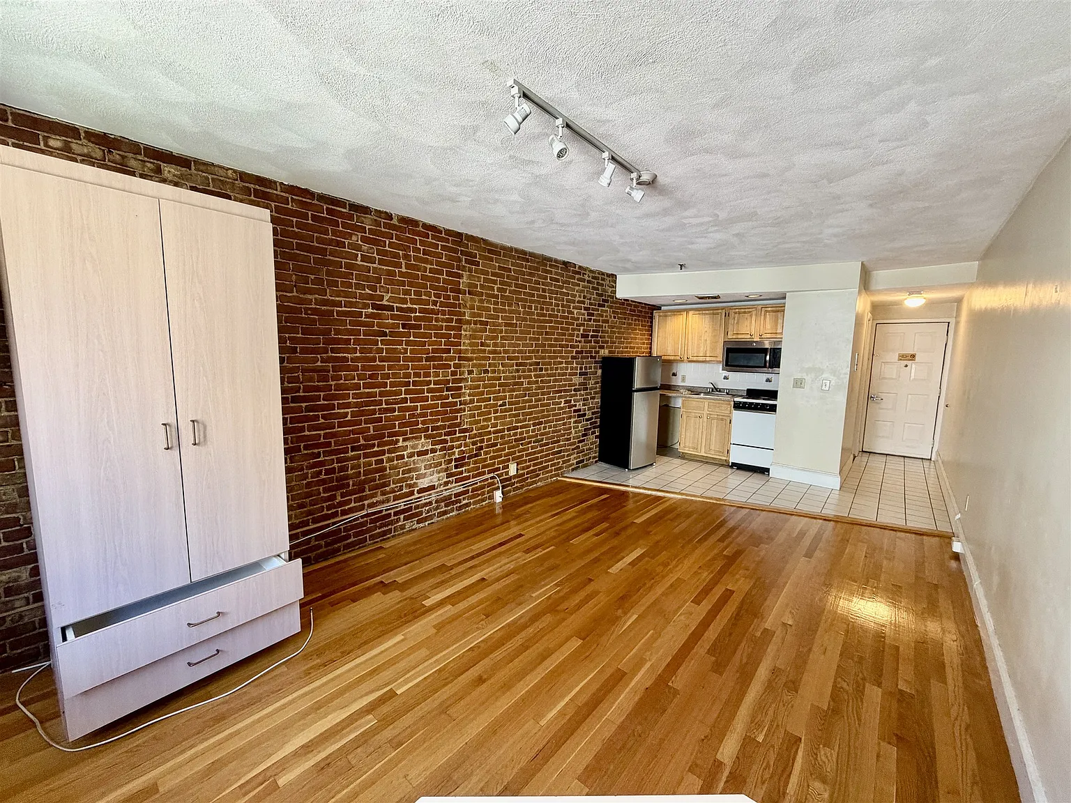 12 Mount Auburn St — Photo 4