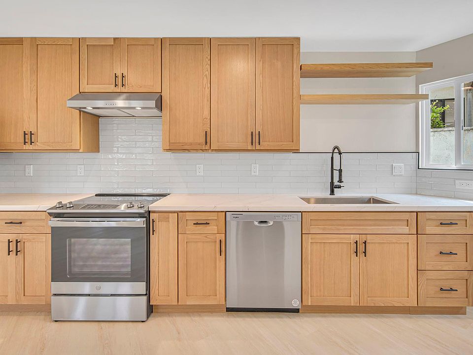 1st image of 977 Rosecrans St #979