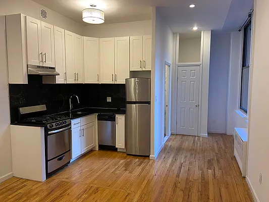 Rented by City Connections Realty | media 2