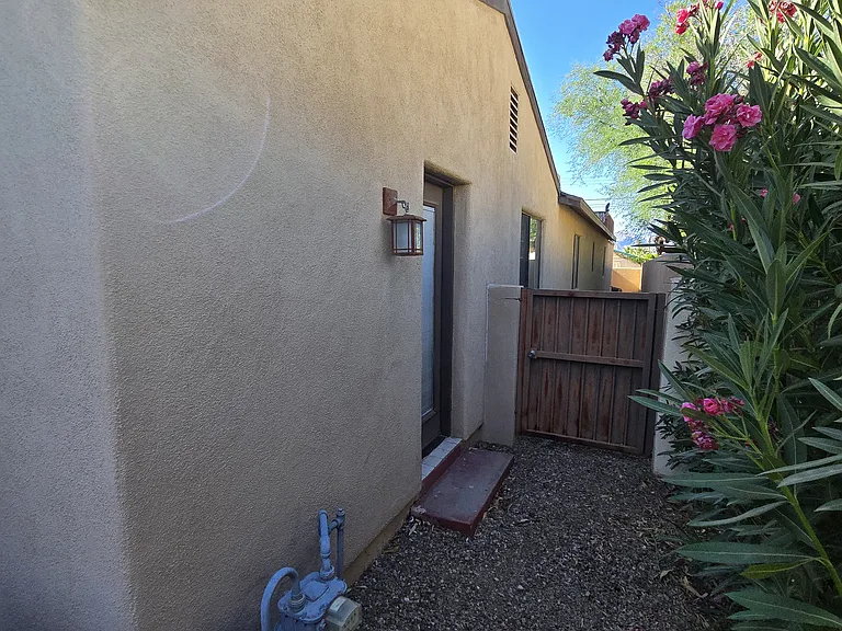 2531 E Drachman St — Photo 38