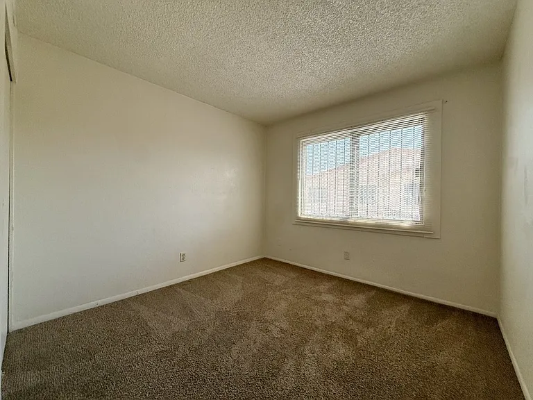4031 W Mesquite Ln — Photo 7