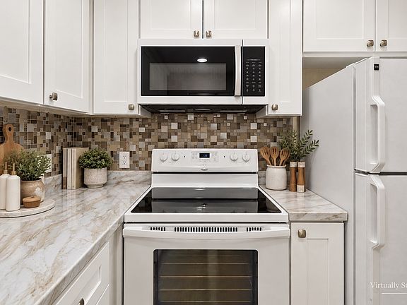 5th image of 523 Harding Pl #12