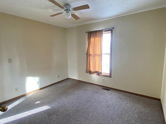3rd image of 148 Elcho Avenue #4