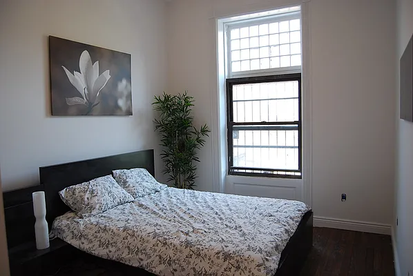 Rented by Bohemia Realty Group | media 17