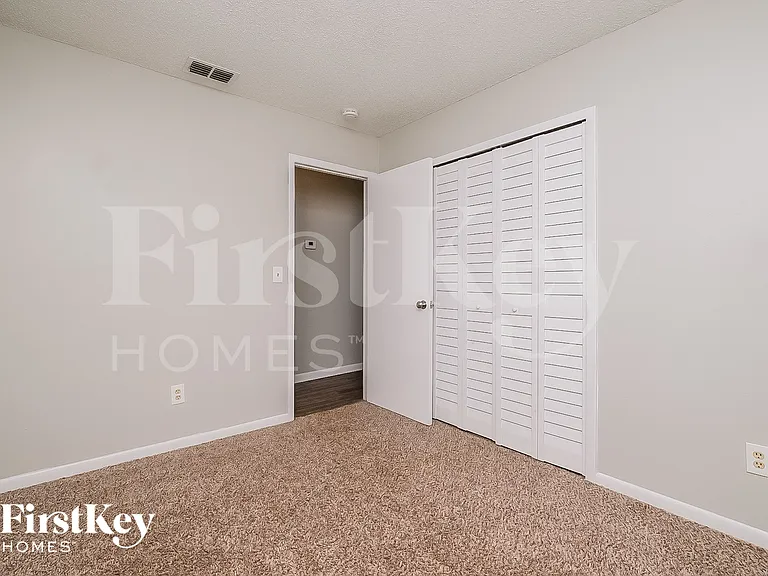 2813 Eagle Run Cir S — Photo 11