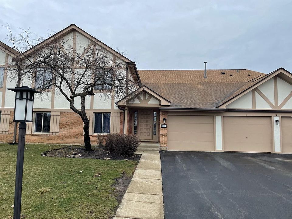 1st image of 932 Surrey Dr #1