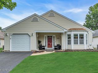 18 Mayapple Dr, Brick, NJ 08724