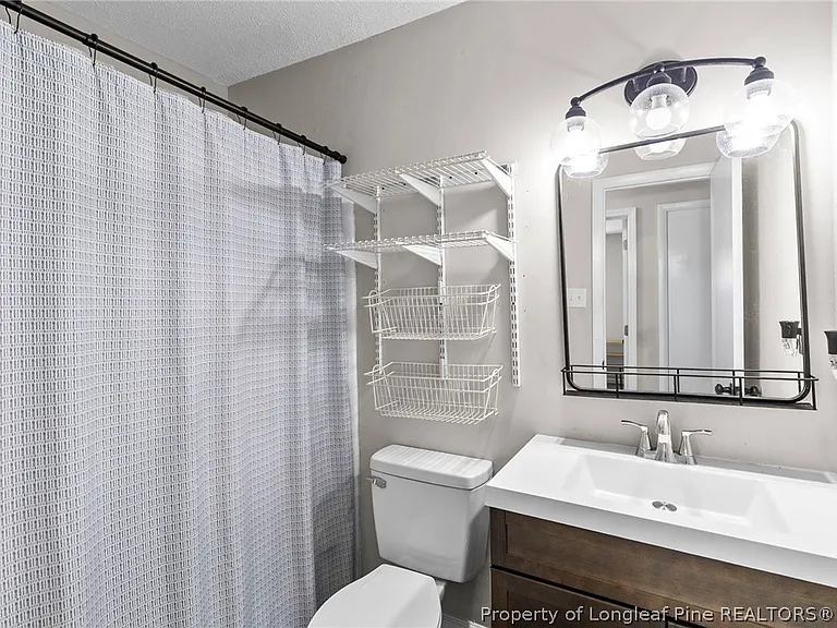 672 Walker St — Photo 10