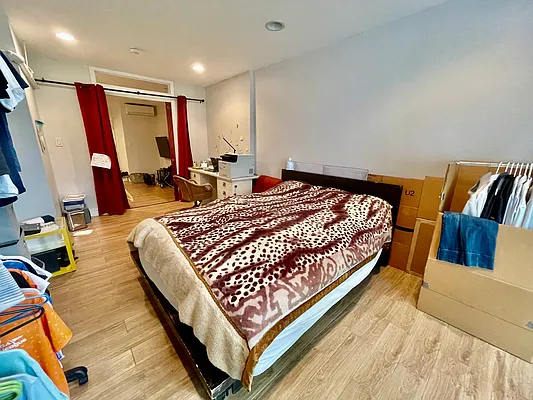 Rented by R New York | media 44