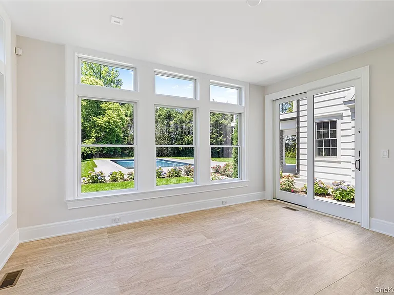 42 Mamaroneck Rd — Photo 22