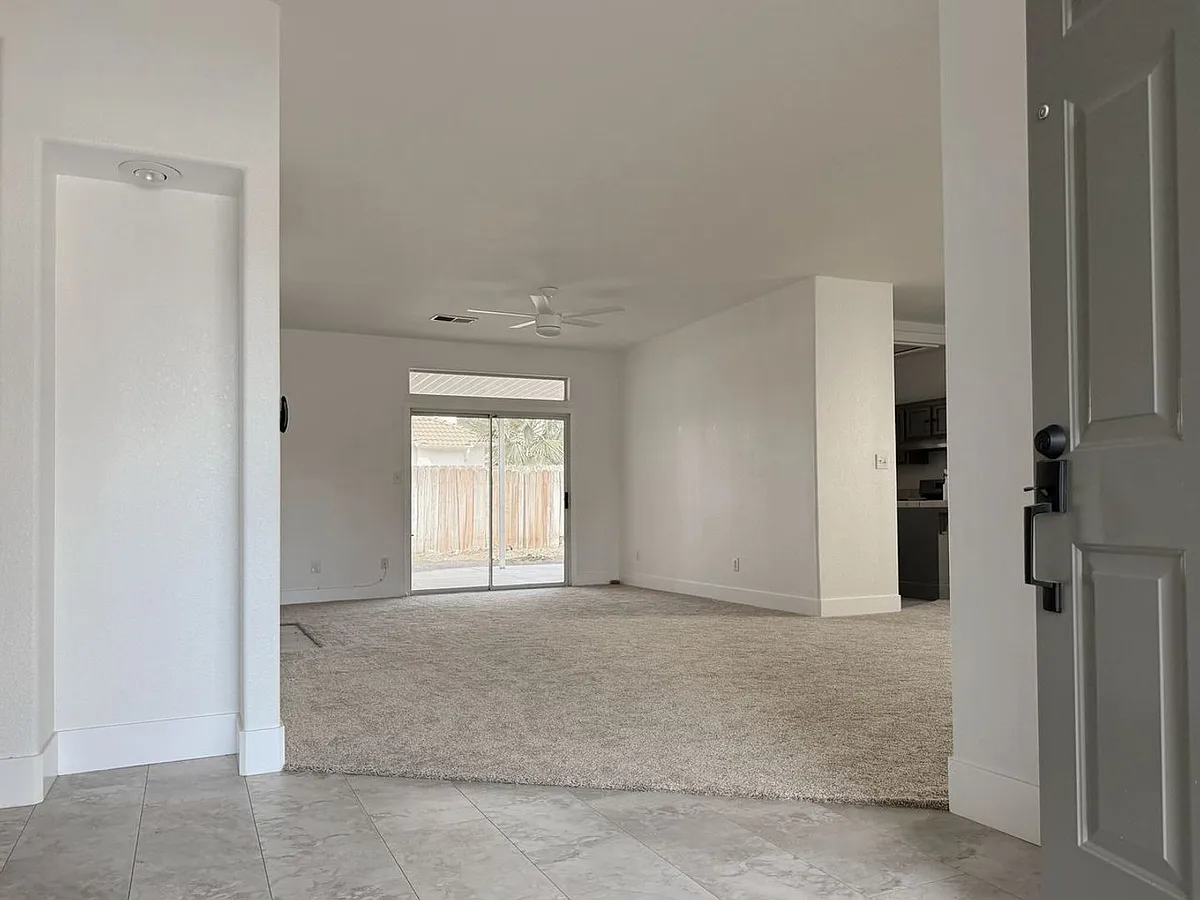 Building Photo - 10616 Petalo Dr