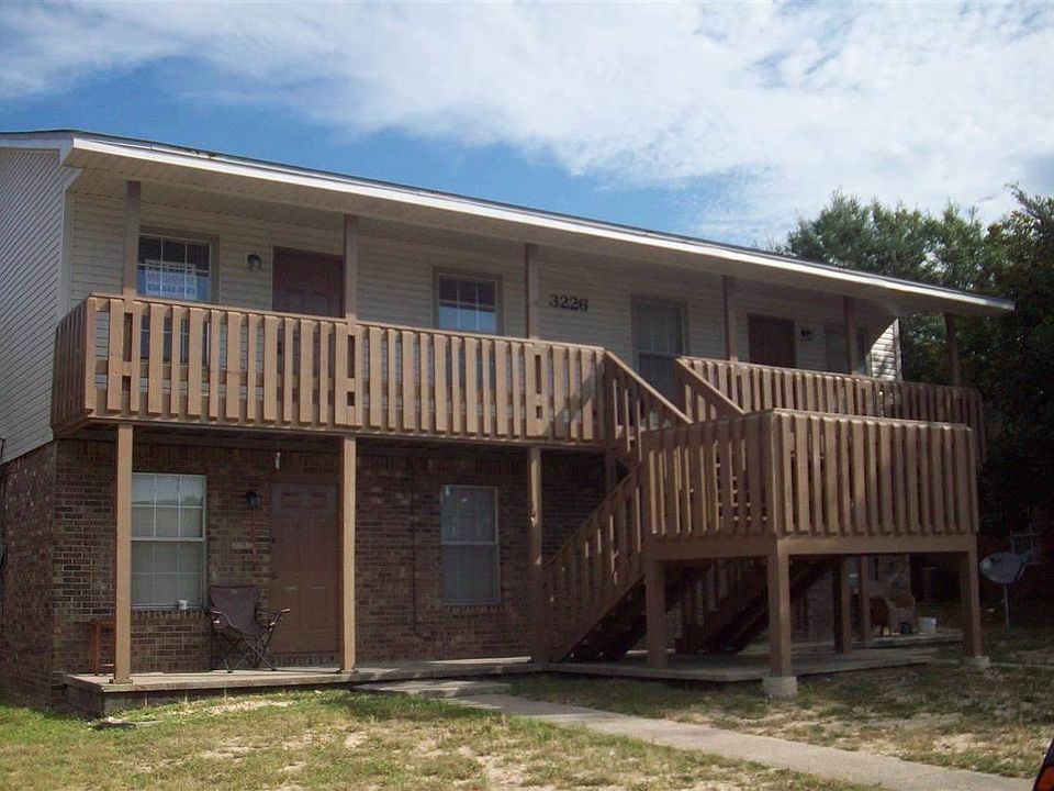 1st image of 3226 Redwood Ln APT B
