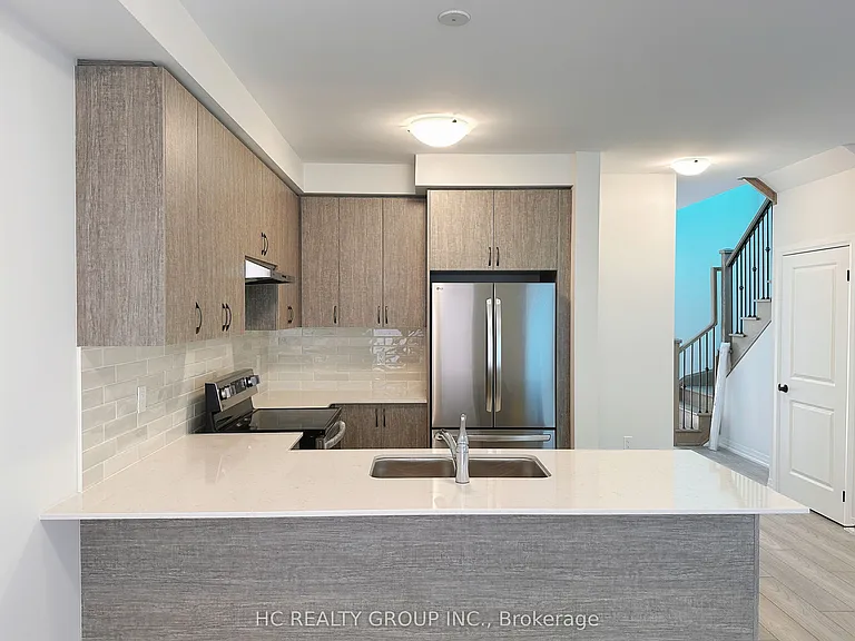 1018 Valhalla Ter — Photo 2