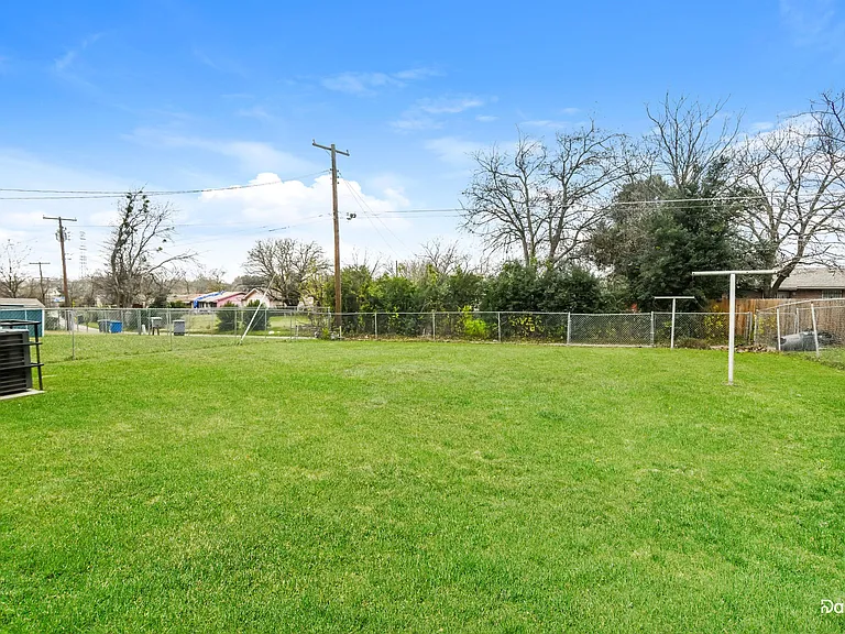 6431 Moonhill Dr — Photo 15