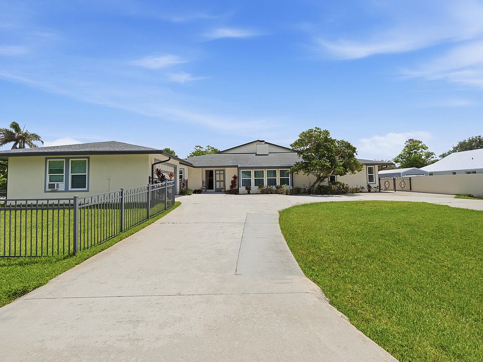 1st image of 4599 SE Halston Court