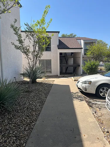 Oxford Court Apartments Photo 1