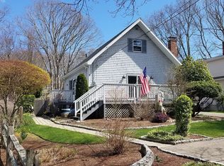 9 Buttonbush Trl, Saunderstown, RI 02874