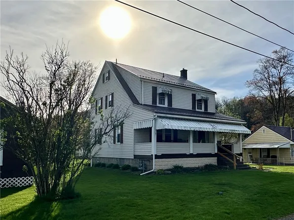 109 Center Dr E, Adrian, PA 16210