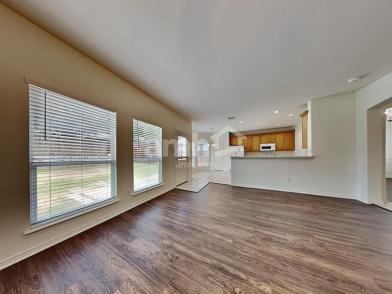 7808 Riverwalk Trl — Photo 5