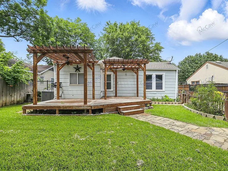 2516 Primrose Ave — Photo 18