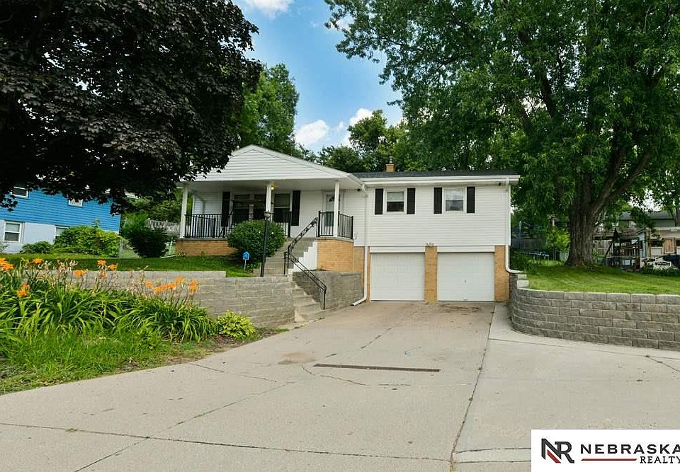 1st image of 4405 N 108th St
