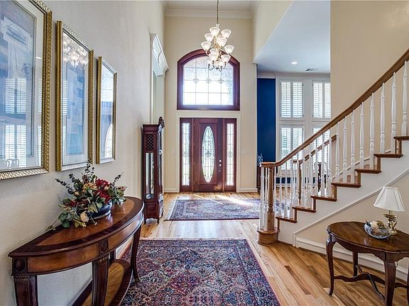 3rd image of 6457 Elm Crest Ct