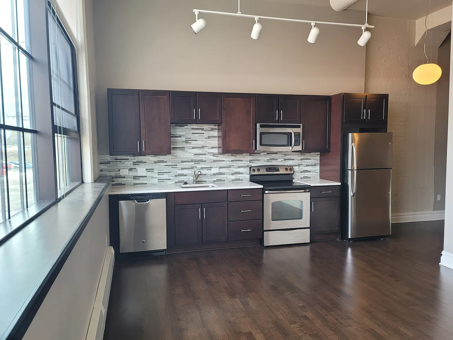1 bed, 630 sqft, $1,400 — Photo 4