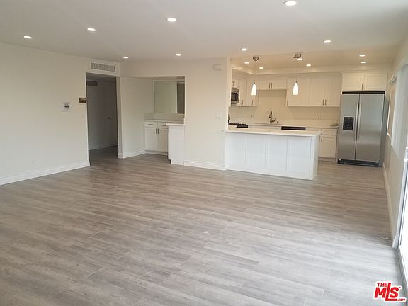 3rd image of 929 S Bedford St APT 201
