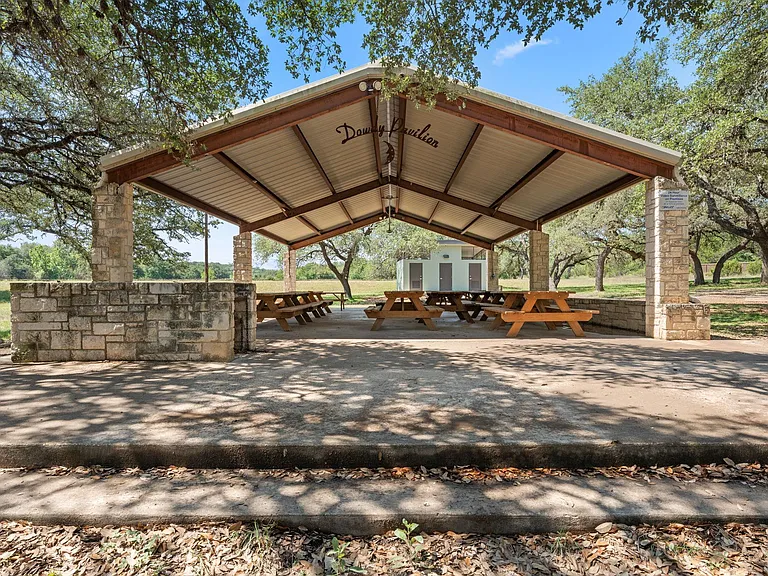 700 Rogart Dr — Photo 29