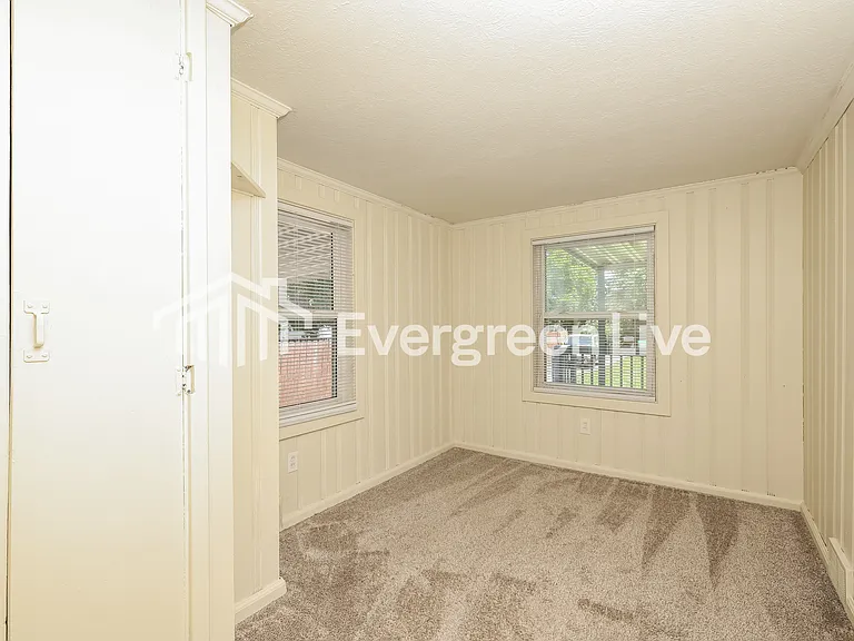 2961 Berkley St — Photo 12