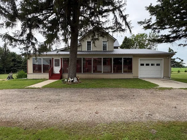 2563 Gurler Rd, Rochelle, IL 61068