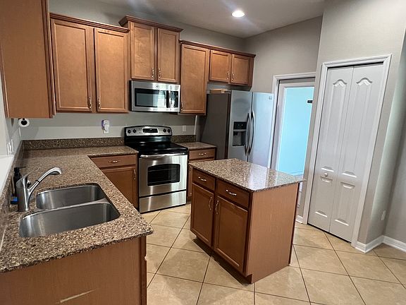 5th image of 558 Juniper Springs Dr