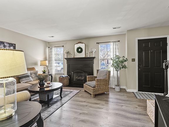 4th image of 3175 Kirklevington Dr #255