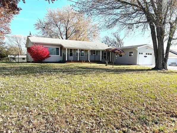 1211 S Willow St, Gallatin, MO 64640