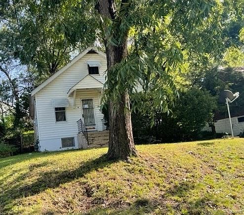 2nd image of 9956 Valley Dr