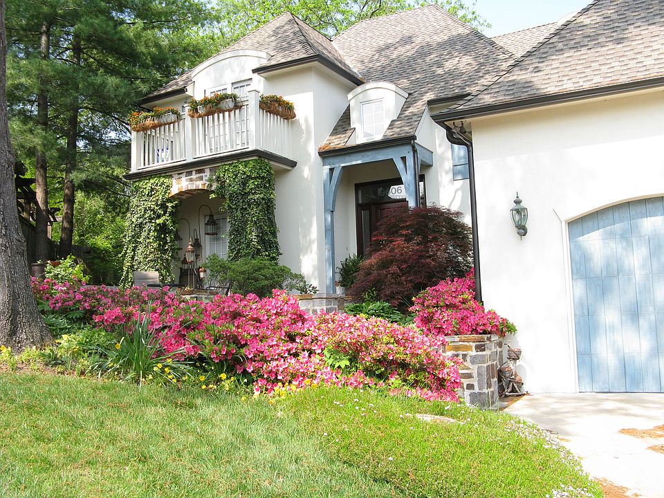 Front of house - Spring