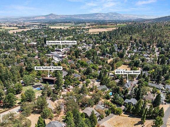 2nd image of 420 S Oregon St