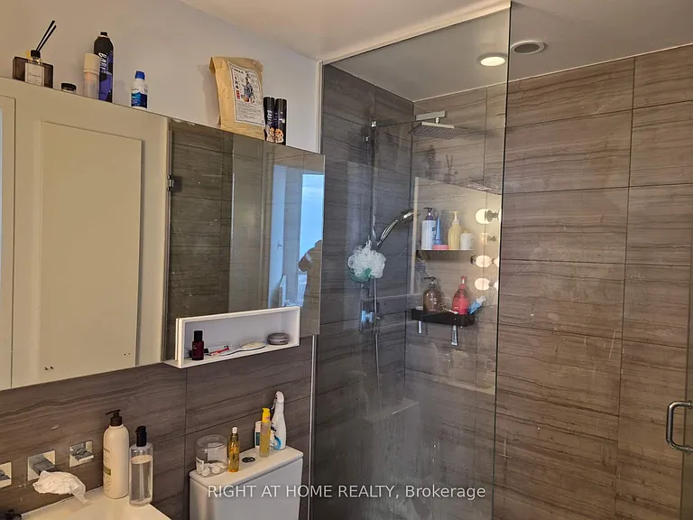 45 Charles St E #4712 — Photo 35