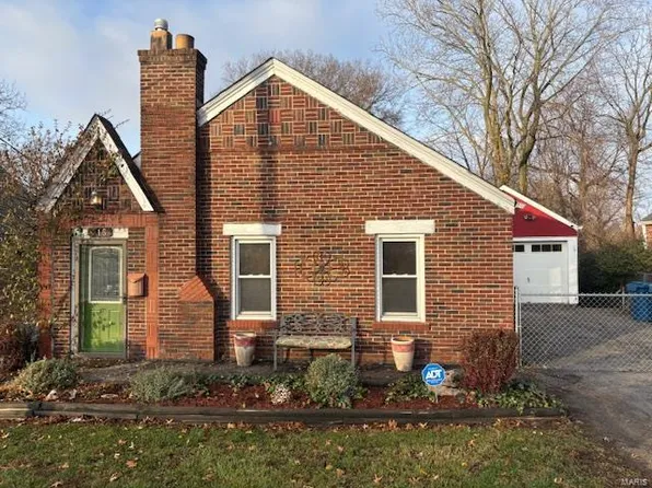 715 N Florissant Rd, Saint Louis, MO 63135
