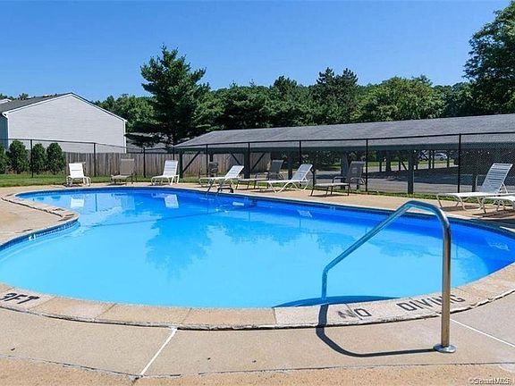Well maintained pool!