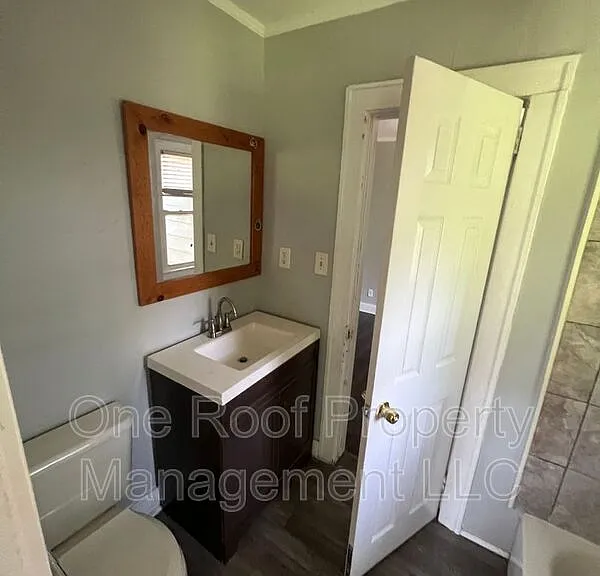 2450 Benton Blvd #B — Photo 4
