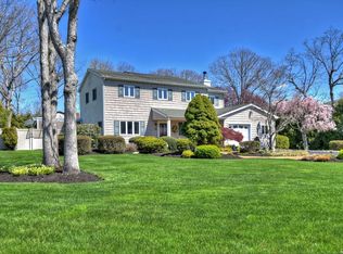 23 Connelly Dr, Medford, NY 11763