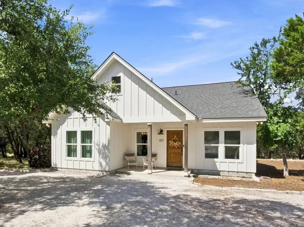 671 Rimrock Cv, Spring Branch, TX 78070
