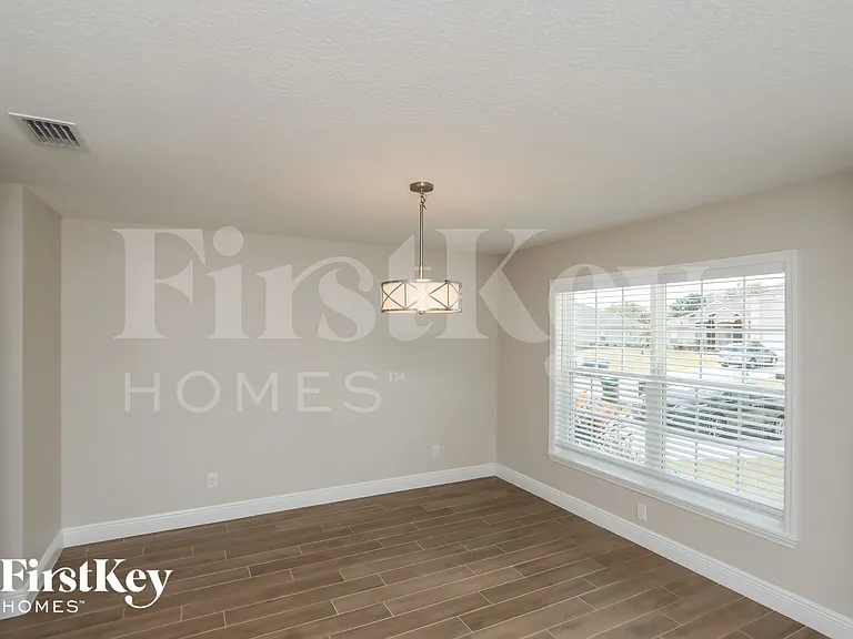 249 Bordeaux Ave NE — Photo 5