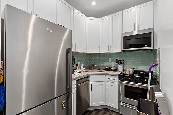 Rented by MNS | media 11