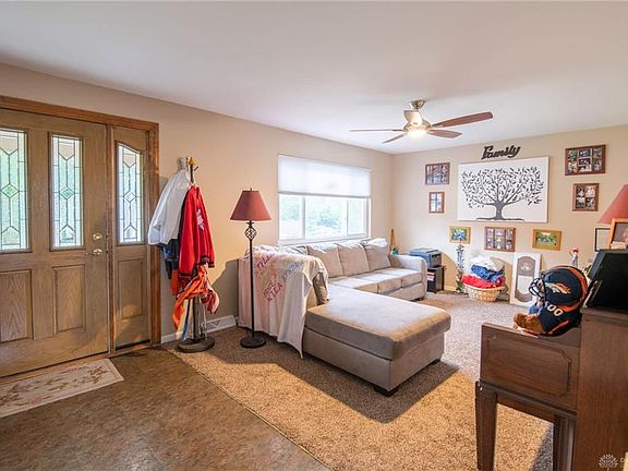 3rd image of 6124 Clematis Dr